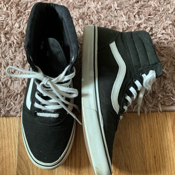 Vans Shoes - WOMENS HIGHT TOP VANS SZ 7.5